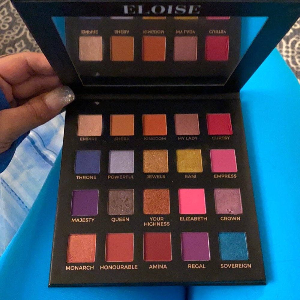 The Queen Eloise eyeshadow palette